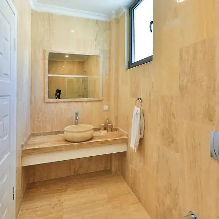 Saribelen 2 Bedroom Secluded With Private Pool Hot Tub *